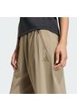 Pantalón Beige Adidas Z.N.E. Tejido Mujer de adidas Performance