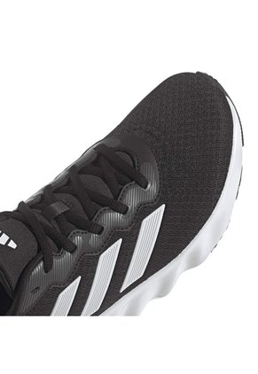 TENIS ADIDAS UNISEXO ID5253 SWITCH MOVE Talla 7