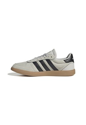 TENIS ADIDAS MUJER JR0689 BREAKNET SLEE Talla 9