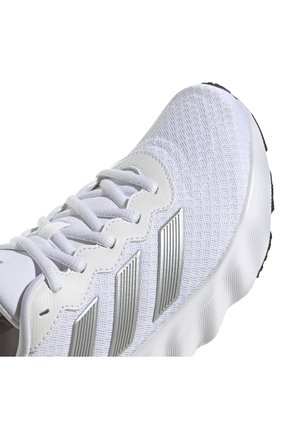 TENIS ADIDAS MUJER ID5257 SWITCH MOVE Talla 6