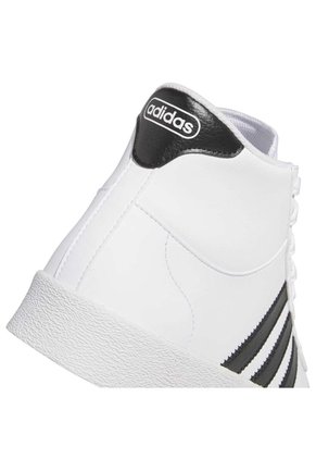 TENIS ADIDAS UNISEXO R1909 JUMP HOOK MID Talla 7