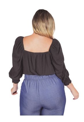 BLUSA ADRISSA PLUS CON ESCOTE CUADRADO RECOGIDO NEGRO