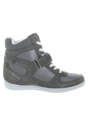 Bota Sneaker tacon oculto Aeroflex Gris