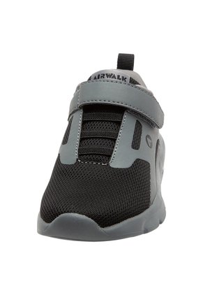 Tenis Concur Para Niños Pequeños Airwalk 190652 Gris Oscuro