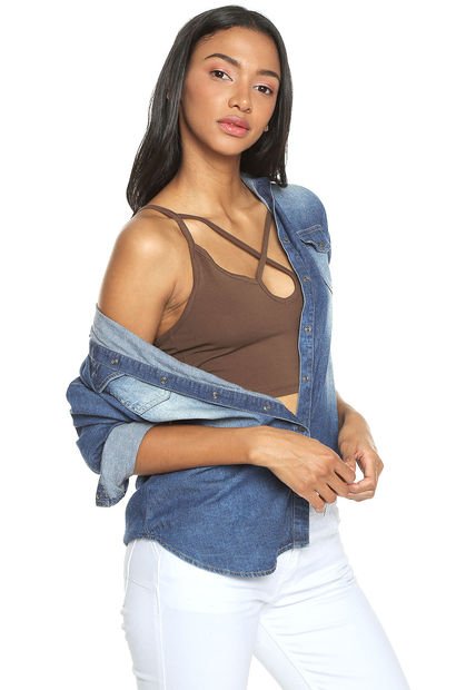 Crop Top Café Ambiance