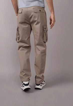 Pantalón Cargo AMERICAN EAGLE Lived - In Taupe