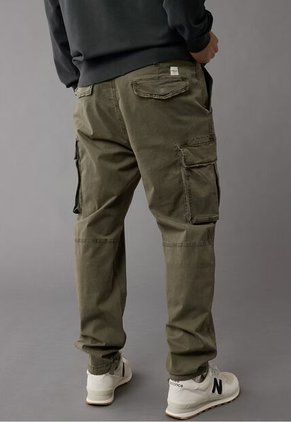Pantalón Cargo AMERICAN EAGLE Lived - In Cargo Fit Verde