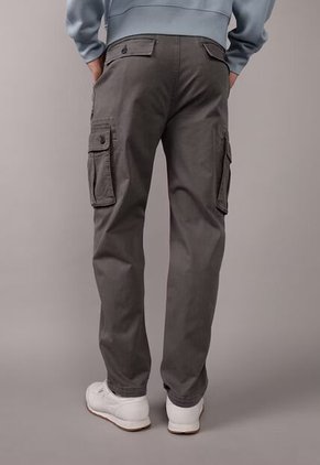 Pantalón Cargo AMERICAN EAGLE Lived - In  Fit Gris