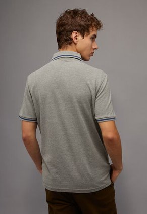 Polo AMERICAN EAGLE Gris