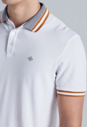 Polo Blanco-Café-Negro Americanino