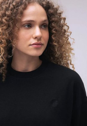 Buzo Negro Americanino