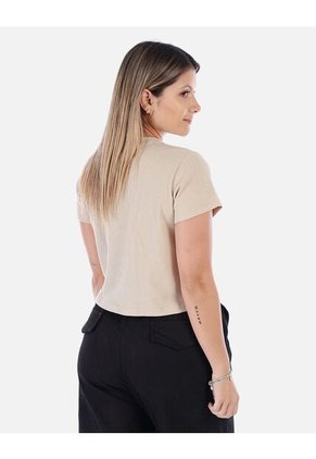 Camiseta Con Mangas Cortas Y Cuello Redondo