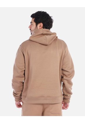 Buzo Hombre Con Estilo Urbano