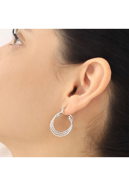 Aretes Tipo Argolla Dorados Con Textura Entrelazada