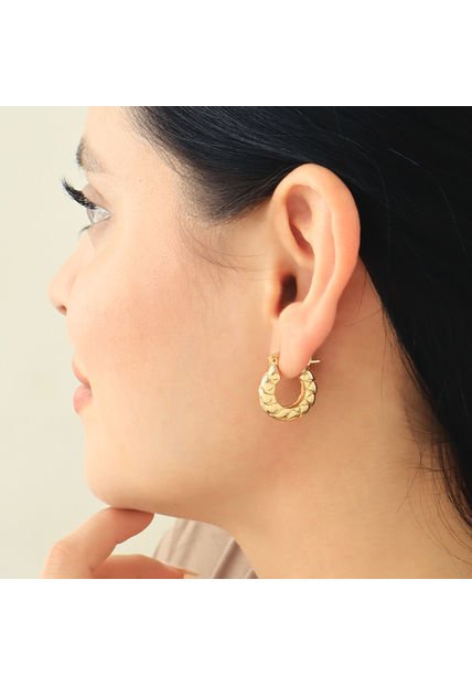 Aretes Tipo Argolla Dorados Con Textura De Escamas