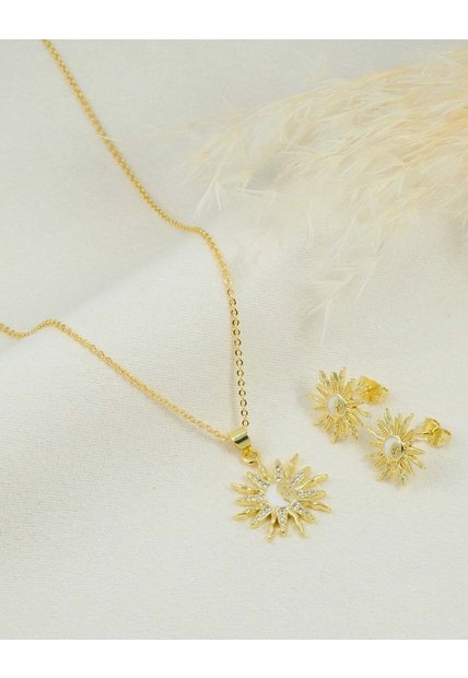 Set De Cadena Y Aretes De Sol Y Luna Con Piedras Brillantes