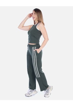 Conjunto Deportivo De Camiseta Y Pantalón