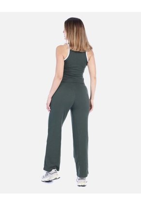 Conjunto Deportivo De Camiseta Y Pantalón
