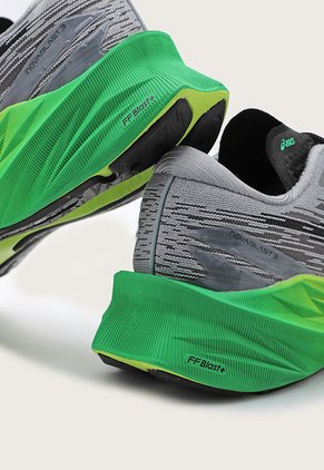 Tenis Running Gris-Amarillo Neón-Verde asics Novablast 3