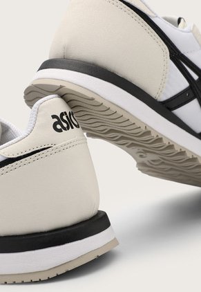Tenis Lifestyle Blanco-Marfil-Negro asics Tiger Runner II