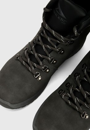 Bota Outdoor Gris-Negro ATHLETIC