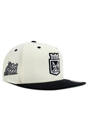 Gorra Atlético Nacional Oficial OHH Nacional Flexfit 6089 MT Beige/Negro