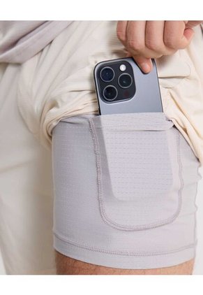 Bermuda Para Hombre Biker Interno Largo Color Crema Marca Atmos #32100147