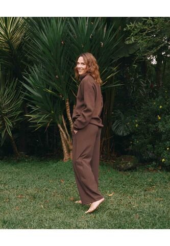 Pantalón Training Aeroflow Bota Amplia  Para Mujer Café Atmos Atmos