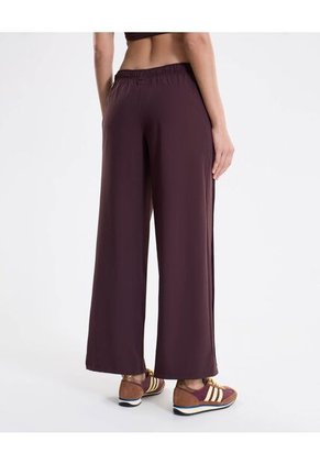 Pantalón Training Aeroflow Bota Amplia  Para Mujer Café Atmos