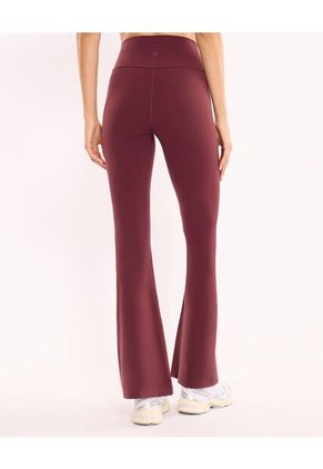 Leggins Flare Para Mujer Largo Color Uva Marca Atmos #31230117