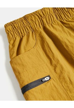 Bermuda Para Hombre Cargo Color Dorado Marca Atmos #32100101