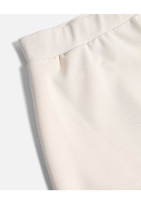 Short Para Mujer Multiusos Punto Color Crema Marca Atmos #31190109