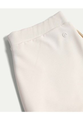 Short Para Mujer Multiusos Punto Color Crema Marca Atmos #31190109