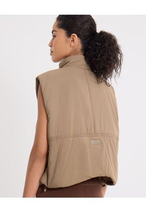 Chaleco Para Mujer Acolchado Color Mocca Marca Atmos #31250009