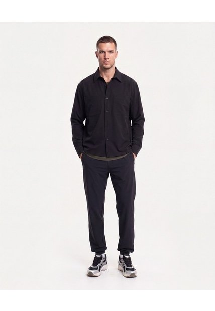 Camisa Técnica Con Bolsillo Práctica  Para Hombre Negro Atmos