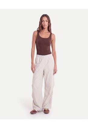 Pantalón Parachute Microcomfort  Para Mujer Crema Atmos