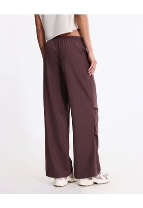 Pantalón Parachute Microcomfort  Para Mujer Vino Atmos