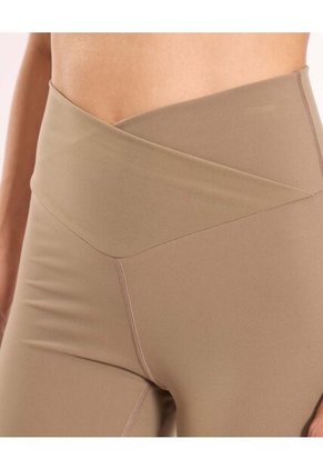 Short Para Mujer Multiusos Punto Color Mocca Marca Atmos #31190113