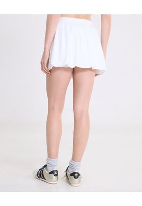 Falda Training Globo Con Biker  Para Mujer Blanco Atmos