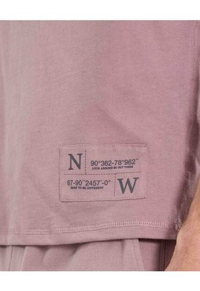 Camiseta Para Hombre Manga Corta Cuello Redondo Color Rosado Marca Atmos #32090188