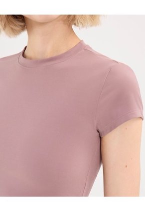 Camiseta Para Mujer Manga Corta Cuello Redondo Color Lila Marca Atmos #31090223