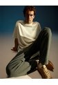 Pantalón Tejido Bota Recta Ligero  Para Hombre Gris Atmos de Atmos