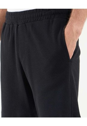 Bermuda Para Hombre Regular Corto Color Negro Marca Atmos #32100066