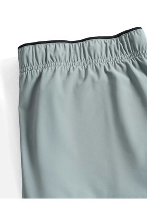 Short Training Con Biker Interno De 7 Pulgadas Para Hombre Gris Atmos
