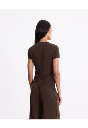 Camiseta Crop Manga Corta Plush  Para Mujer Café Atmos