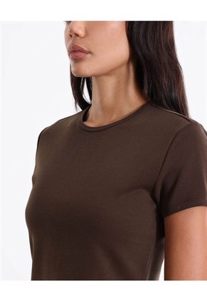 Camiseta Crop Manga Corta Plush Para Mujer  Deportiva  Color Café Marca Atmos