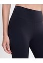 Leggins Capri Aerius Skin Ajuste Ligero  Para Mujer Negro Atmos de Atmos