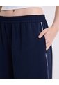 Pantalón Amplio Básico Con Venas Plush Para Mujer  Deportiva  Color Café Marca Atmos de Atmos