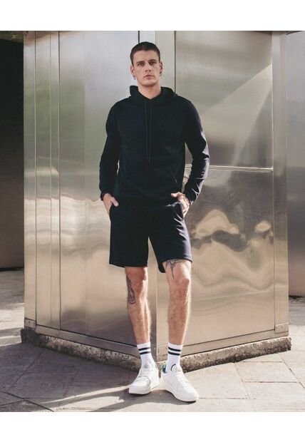 Bermuda Para Hombre Regular Corto Color Negro Marca Atmos #32100138