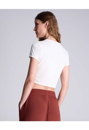 Crop Top Para Mujer Manga Corta Color Marfil Marca Atmos #31090177